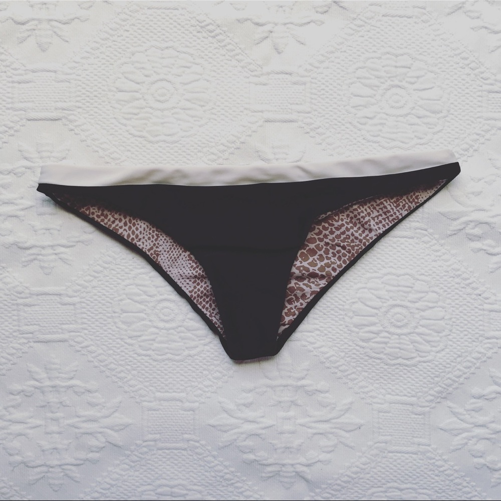 Acacia bottoms